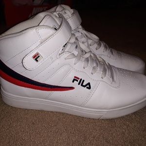 Fila F-13